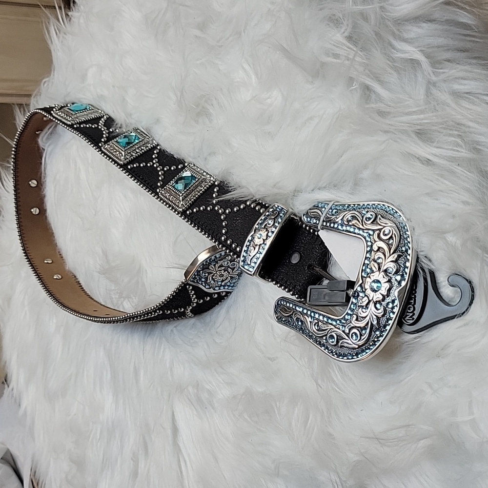 Brand new and super beautiful. - Picture 1 of 9